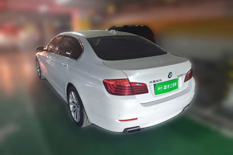 宝马5系 2015款 535Li 领先型车身外观5
