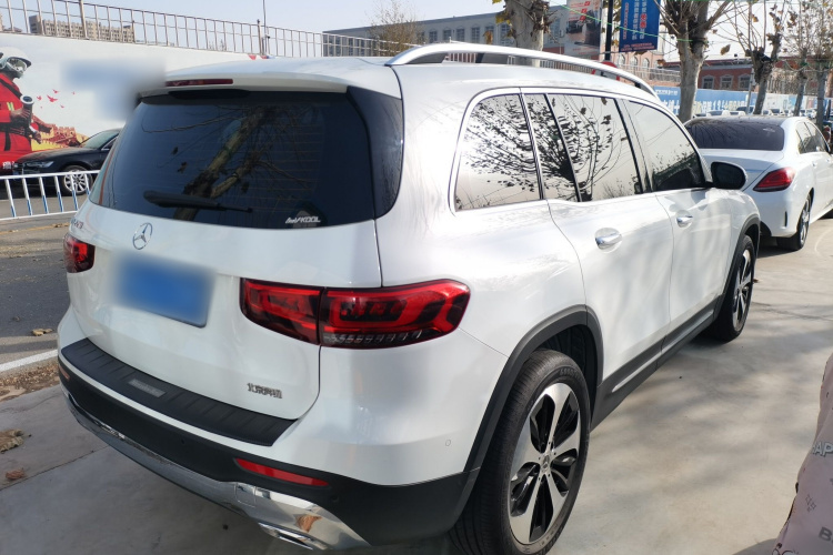 奔驰GLB 2023款 GLB 220 时尚型车身外观7