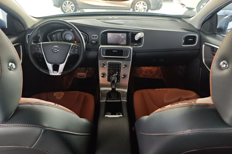 沃尔沃S60 2018款 S60L T3 智进进取版中控内饰7002