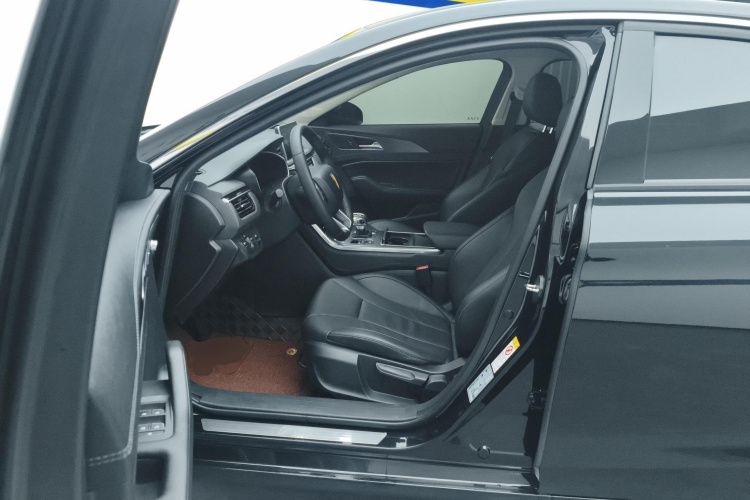 红旗H5 2020款 1.5T DCT旗悦版中控内饰19