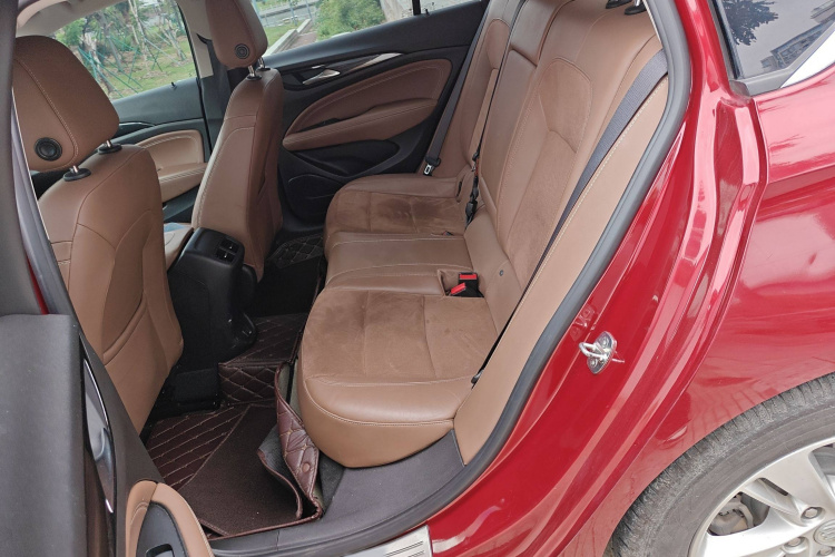 别克 君威 2019款 20T 精英型 国VI中控内饰7004