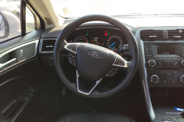 福特 蒙迪欧 2017款 EcoBoost 200 时尚型局部细节13