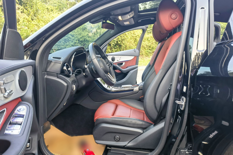 奔驰GLC轿跑 2022款 改款 GLC 260 4MATIC 轿跑SUV中控内饰7002