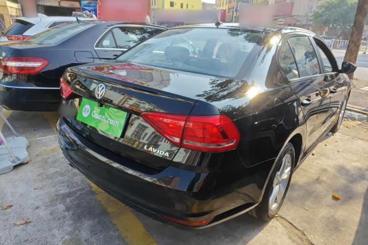 大众 朗逸 2017款 1.6L 自动风尚版车身外观7