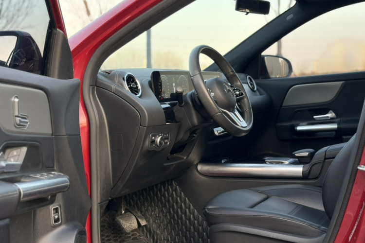 奔驰GLA 2020款 GLA 180中控内饰7008