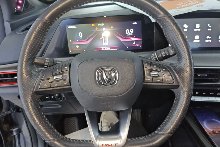 长安UNI-T 2020款 1.5T 旗舰型中控内饰13