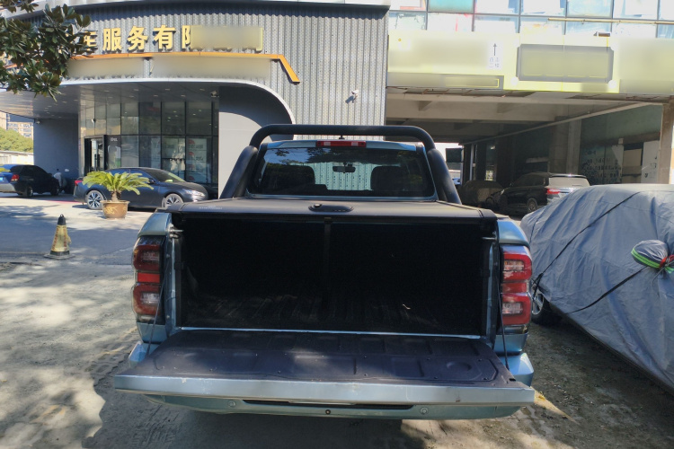 长城 金刚炮 2023款 2.0T自动汽油两驱精英型标箱GW4C20C机舱底盘23