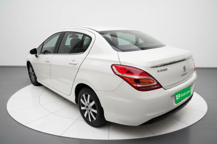 标致308 2014款 乐享版 经典 1.6L 自动风尚型车身外观5