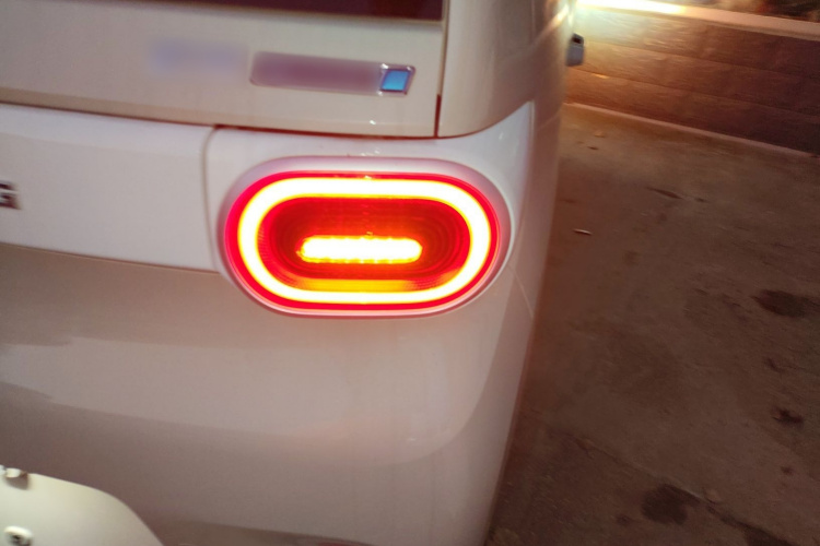 五菱汽车 宏光MINIEV 2024款 第三代 215km 青春版车身外观6006