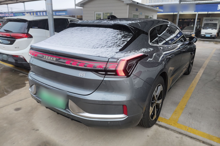 极氪001 2022款 长续航双电机 WE版车身外观7