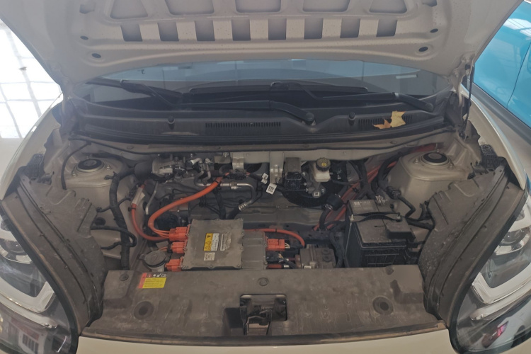 五菱汽车 五菱缤果 2024款 203km 轻享款机舱底盘24