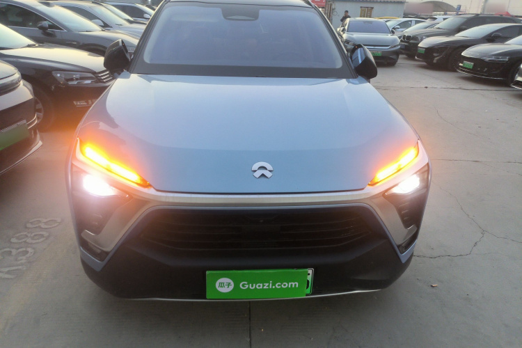 蔚来ES8 2018款 创始版车身外观2