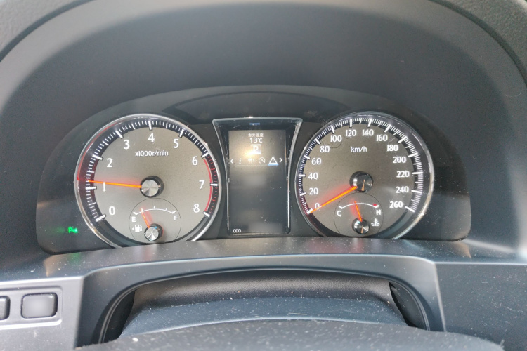 丰田 皇冠 2015款 2.0T 时尚版局部细节14