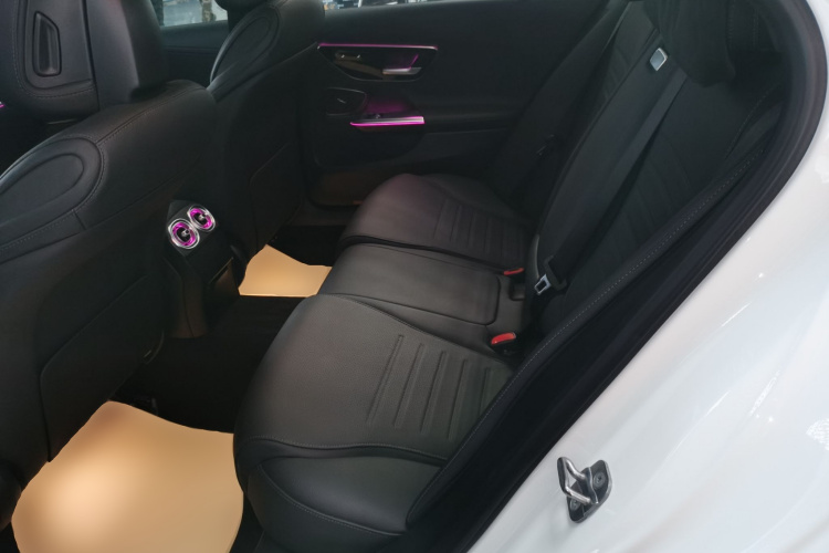 奔驰C级 2024款 改款二 C 260 L 运动版中控内饰21