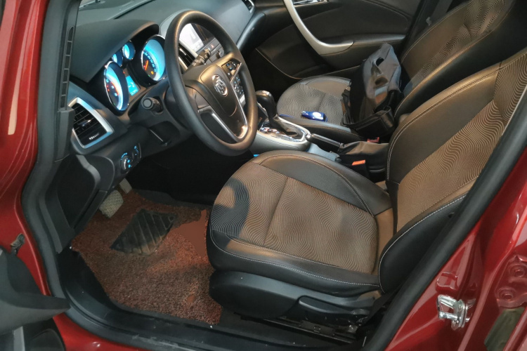 别克 英朗 2014款 XT 1.6L 自动时尚版中控内饰19