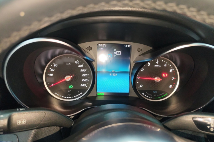 奔驰C级 2019款 C 260 运动版局部细节14