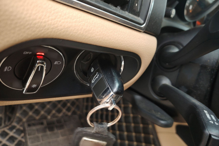 保时捷 2014款 Macan 2.0T中控内饰7001