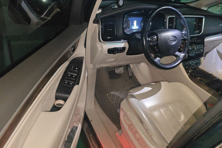 广汽传祺 传祺M8 2018款 320T 旗舰版中控内饰20