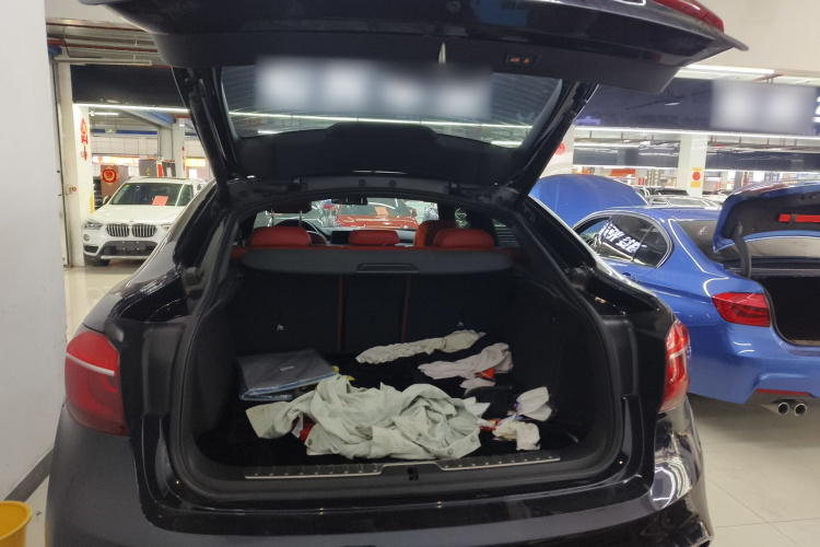 宝马X6 2019款  xDrive35i尊享型 M运动套装机舱底盘23