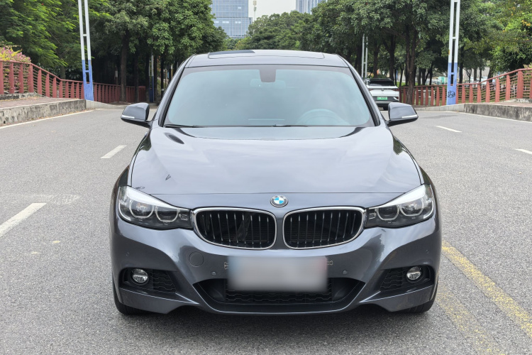 宝马3系GT 2019款 320i M运动套装车身外观6001