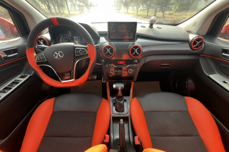 北京汽车 绅宝X25 2015款 1.5L 自动精英型中控内饰7003