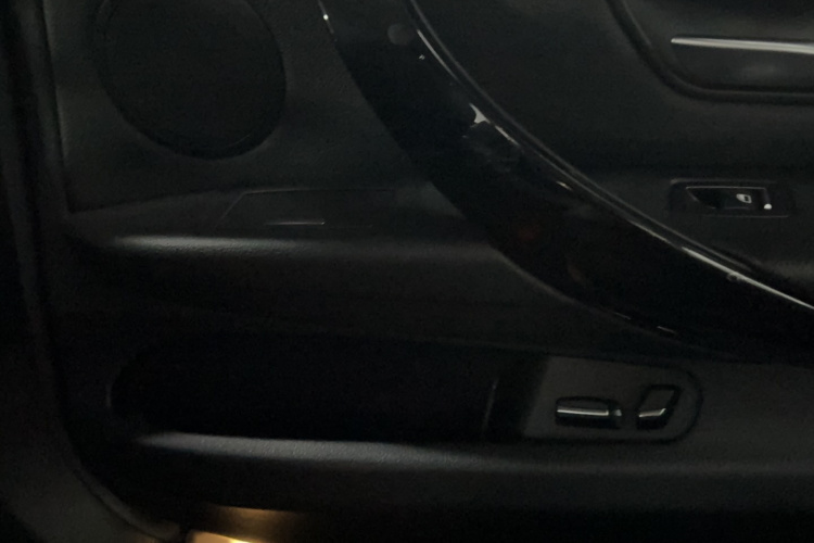 宝马3系 2017款 320Li M运动型局部细节9009