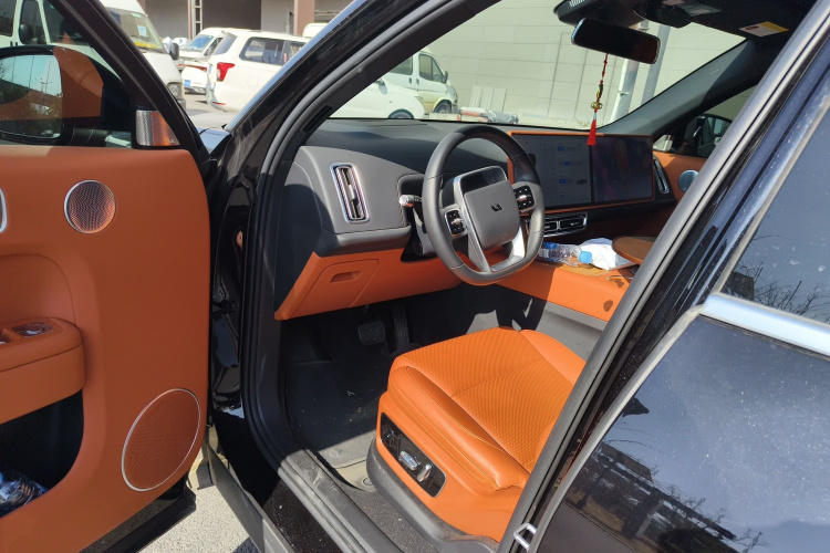 理想汽车 理想L7 2023款 Air中控内饰20