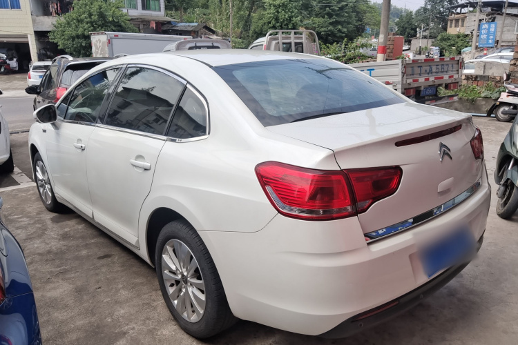 雪铁龙 世嘉 2016款 经典 三厢 1.6L 手动品尚型车身外观6005