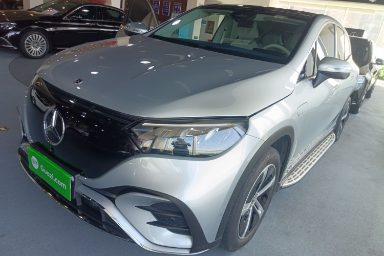 奔驰EQE SUV 2023款 350 4MATIC 先锋版车身外观1