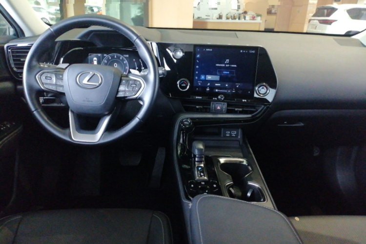 雷克萨斯NX 2022款 260 前驱 创悦版中控内饰12