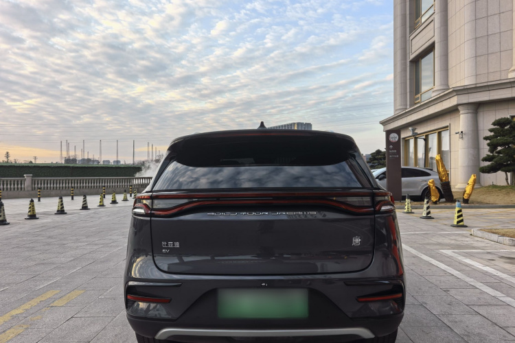 比亚迪 唐新能源 2022款 EV 600KM 尊享型车身外观6004
