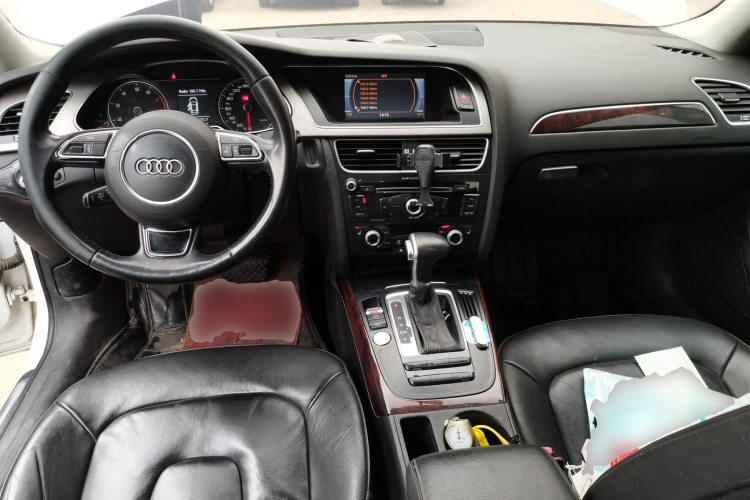 奥迪A4L 2016款 35 TFSI 自动舒适型中控内饰12