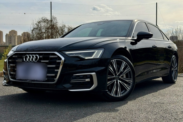 奥迪A6L 2023款 改款 55 TFSI quattro 尊享动感型车身外观1