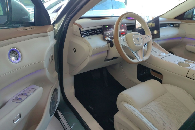 岚图汽车 岚图FREE 2025款 FREE+ 后驱乾崑版中控内饰7003