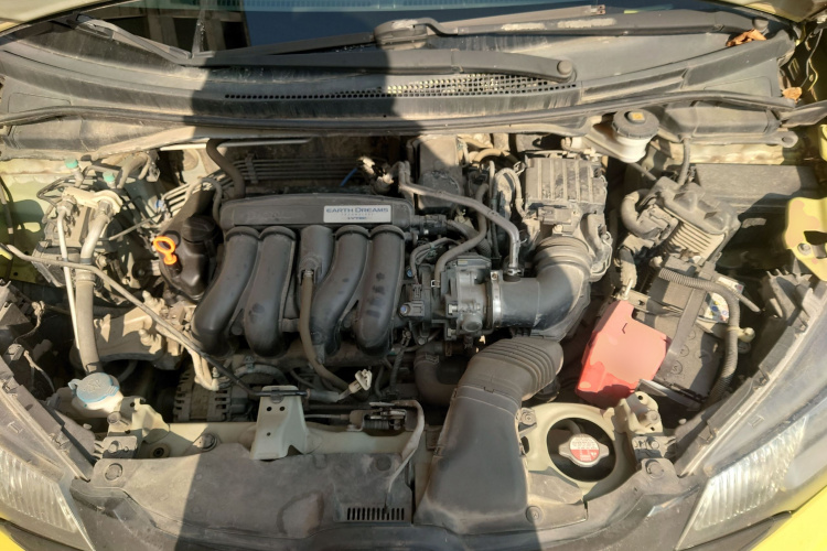 本田 飞度 2014款 1.5L LX CVT舒适型机舱底盘24