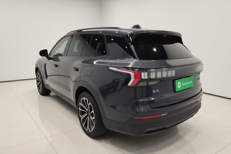 领克09 EM-P 2024款 2.0TD EM-P 四驱HALO 六座车身外观5