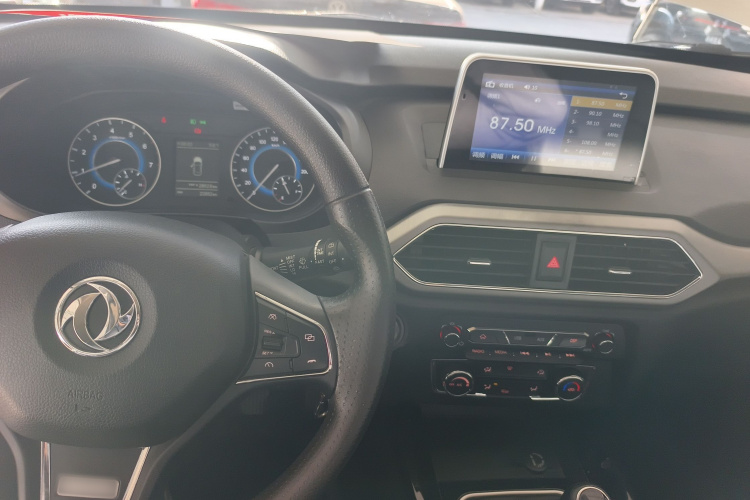 东风风光 风光S560 2018款 1.8L 手动都市型 7座中控内饰7002