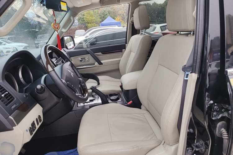 三菱 帕杰罗（平行进口） 局部细节19