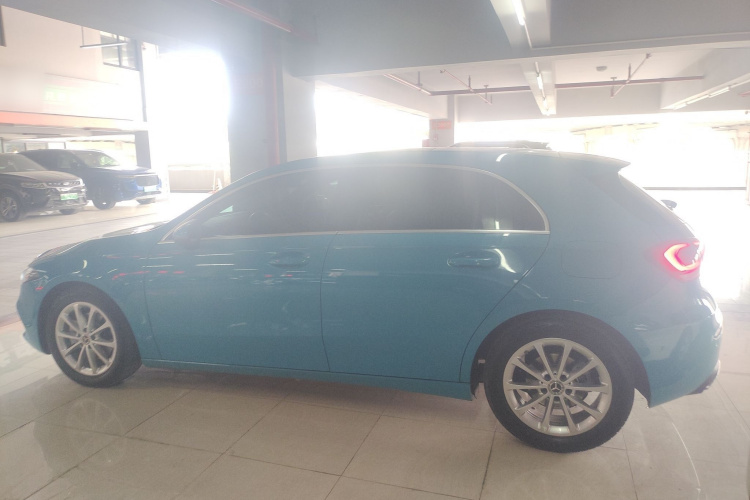 奔驰A级(进口) 2021款 A 200 时尚型车身外观6003