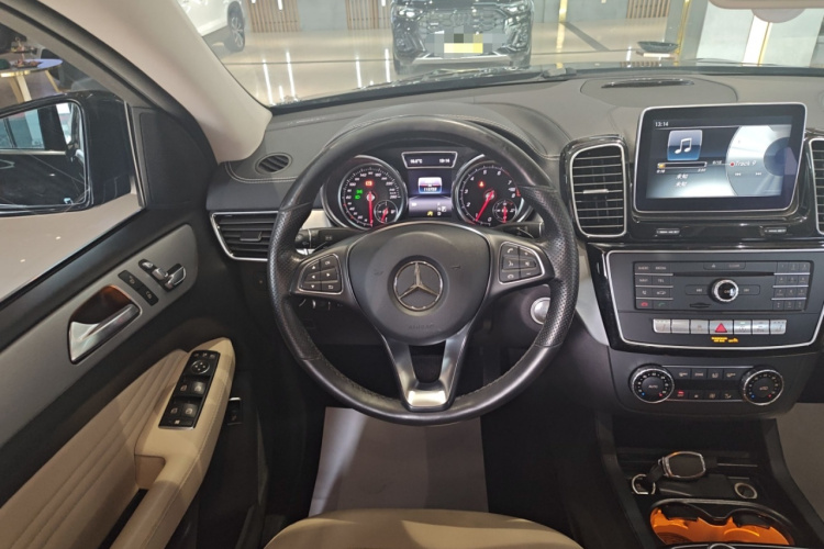 奔驰GLE轿跑 2015款 GLE 320 4MATIC 轿跑SUV中控内饰13