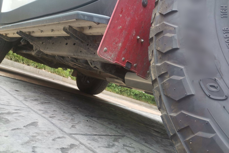 丰田 普拉多 2024款 2.4T 悍野WX版 6座局部细节9001