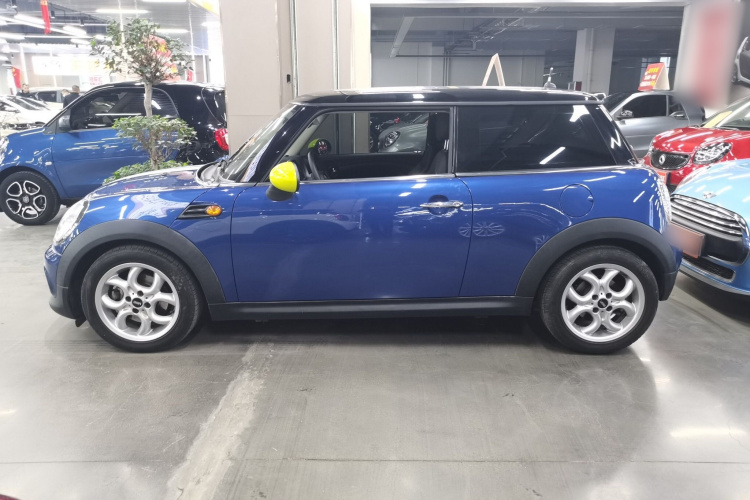 MINI 2012款 1.6L COOPER Baker Street车身外观4