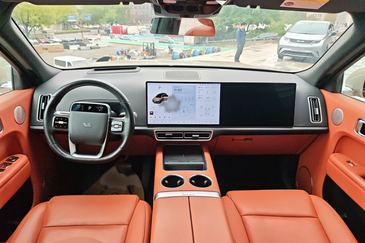 理想汽车 理想L9 2022款 Max中控内饰7002