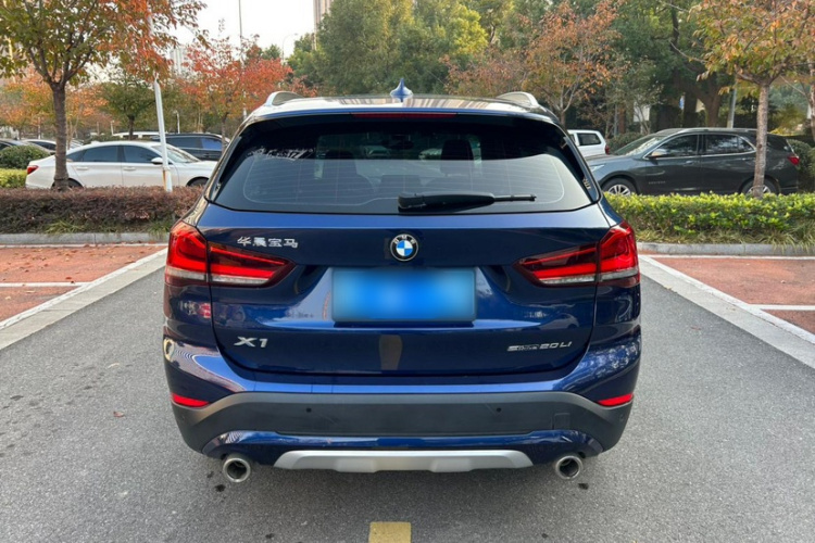 宝马X1 2020款 sDrive20Li 尊享型车身外观6003