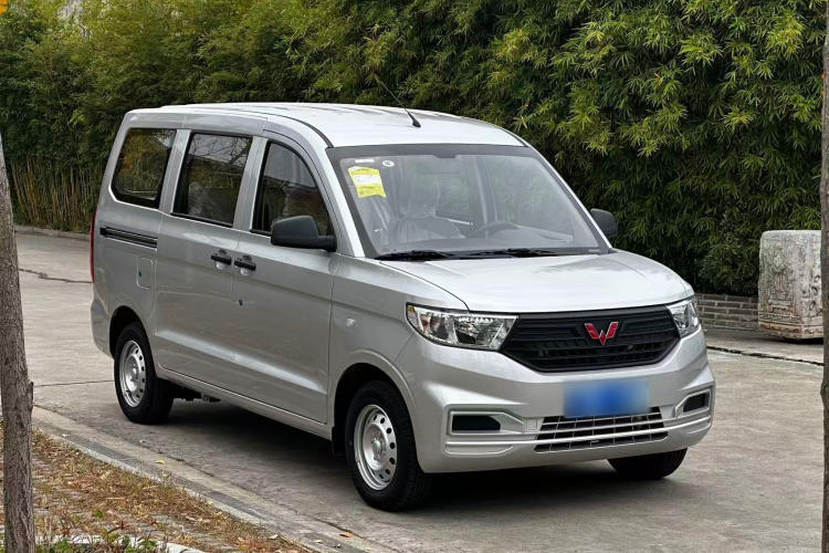 五菱汽车 五菱宏光V 2022款 1.5L劲取版电动助力LAR车身外观6002