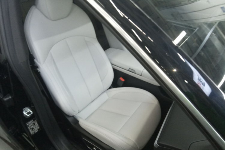 小鹏P7 2024款 P7i 550 Pro局部细节41