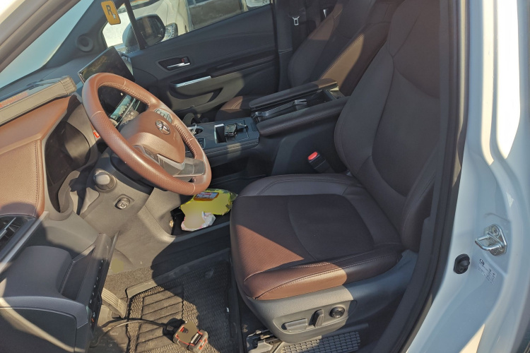丰田 赛那SIENNA 2021款 2.5L混动 铂金版中控内饰19