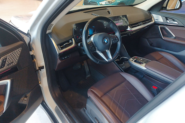 宝马X1 2023款 sDrive25Li X设计套装中控内饰20