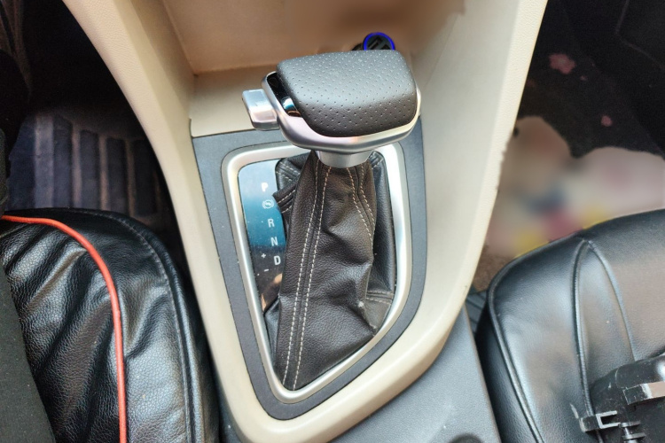 别克 英朗 2015款 15N 自动进取型局部细节18