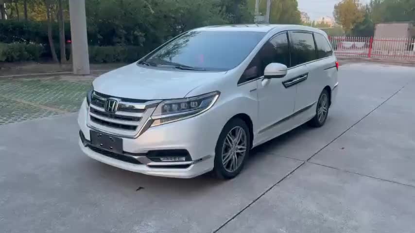 本田 艾力绅 2019款 2.0L 混动至尊版实拍1